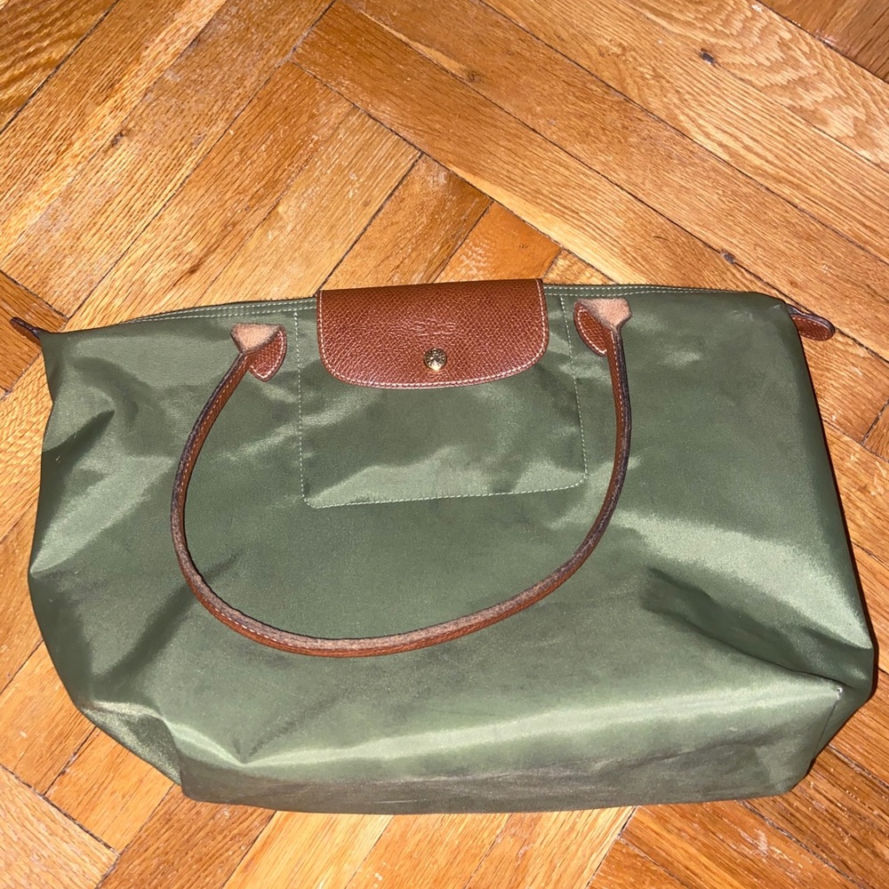 LongChamp Le Pliage Medium Tote